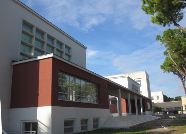 Casa Stadio della Gil, ingresso all'area sportiva