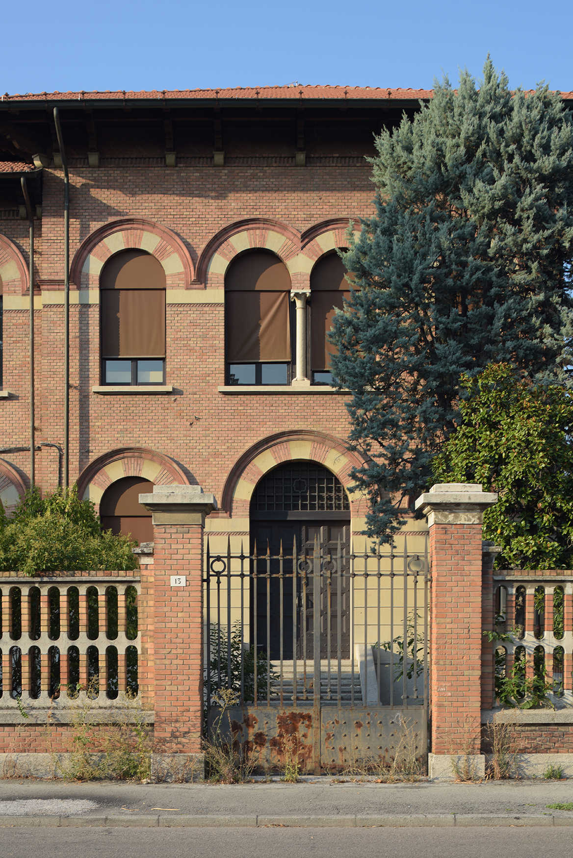 Scuola Rosa Maltoni Mussolini, porzione della facciata